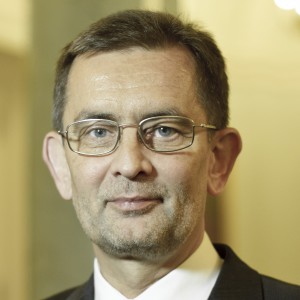  Maciej Piróg