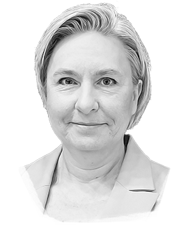 Dziennikarz z ponad 30-letnim stażem pracy w instytucjach i redakcjach związanych z tematyką rolniczą, jak Agencja Własności Rolnej Skarbu Państwa, Polska Agencja Prasowa – Redakcja rolna, dwutygodnik Boss Rolnictwo, dwutygodnik Agroserwis. Od pięciu lat dziennikarz Farmera i farmer.pl, w tym także wydawca portalu. W kręgu zawodowych zainteresowań: zagadnienia prawne, finansowe, ekonomiczne i społeczne, jak również problematyka związana z funkcjonowaniem Unii Europejskiej. Przygląda się polityce