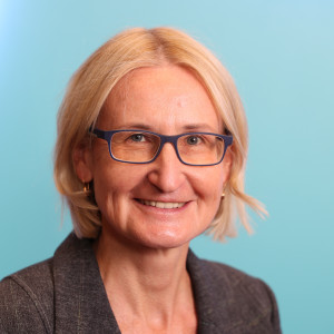 Luiza Jakubiak prowadzi dział farmacja w serwisie rynekzdrowia.pl. Od 2007 roku związana z tematyką medyczną i farmaceutyczną w Rynku Zdrowia. Przygodę z dziennikarstwem zaczynała w dziale zagranicznym Rzeczpospolitej. Ma też za sobą etap pracy w Parlamencie Europejskim w Strasburgu. Lauretka nagród i wyróżnień dziennikarskich.