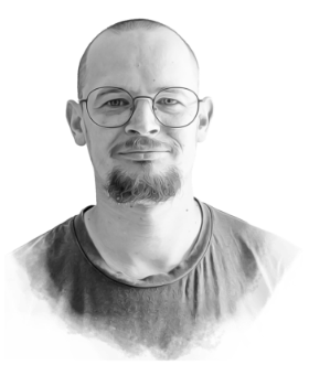 Z farmer.pl związany od września 2025 roku, gdzie pracuje jako wydawca. Ukończył politologię na UKSW. Prywatnie: dumny mąż i tata, w wolnych chwilach dogląda ogrodu, ogląda stare filmy oraz mecze ligi angielskiej. Jest fanem literatury Henninga Mankella oraz twórczości Queen.