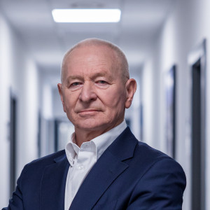  Leszek Świętochowski
